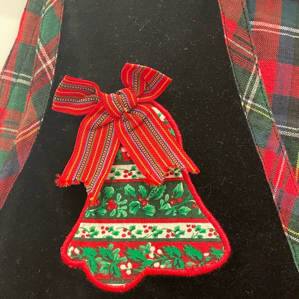 Holiday Plaid Vest with Festive Appliqués - Picture 7 of 8